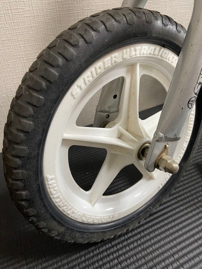 ストライダー 12Sport Pro スタンド付