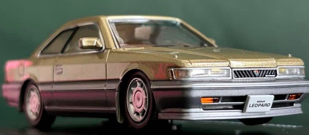 NISSAN LEOPARD Ultima (1986) ゴールド 1/43