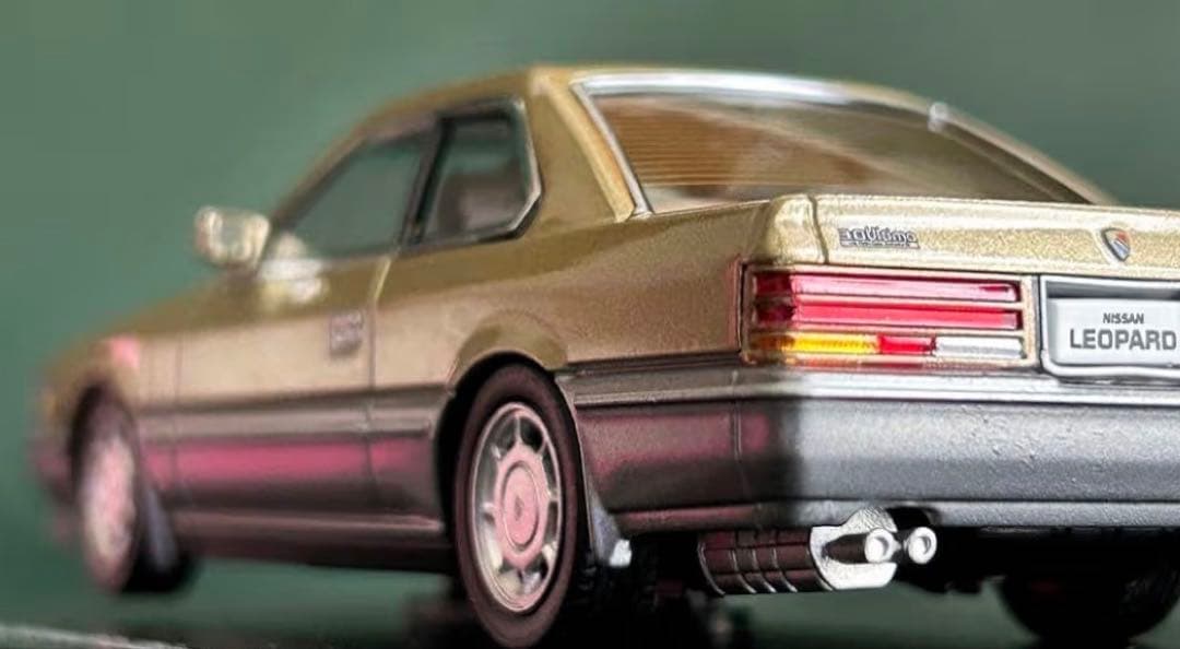 NISSAN LEOPARD Ultima (1986) ゴールド 1/43