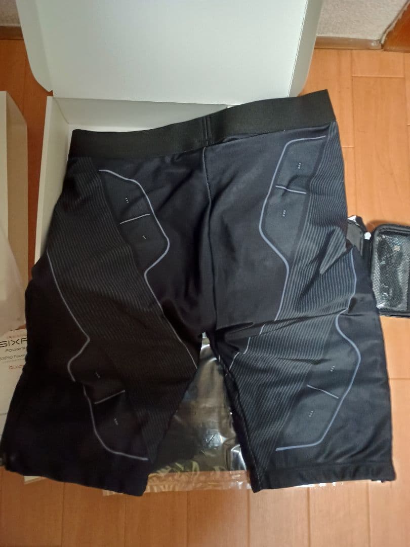 SIXPAD Powersuit シックスパッド ヒップ&レッグ　メンズLL