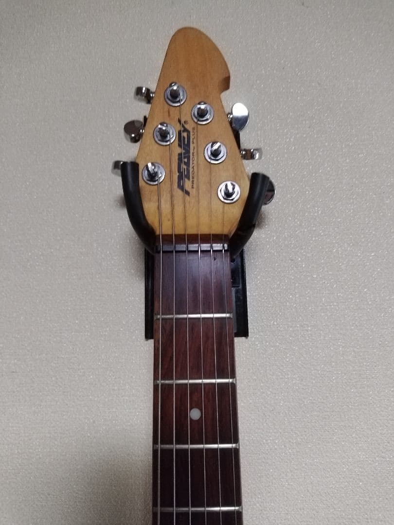 PEAVEY predator plus(ピーヴィー)ストラトキャスター タイプ