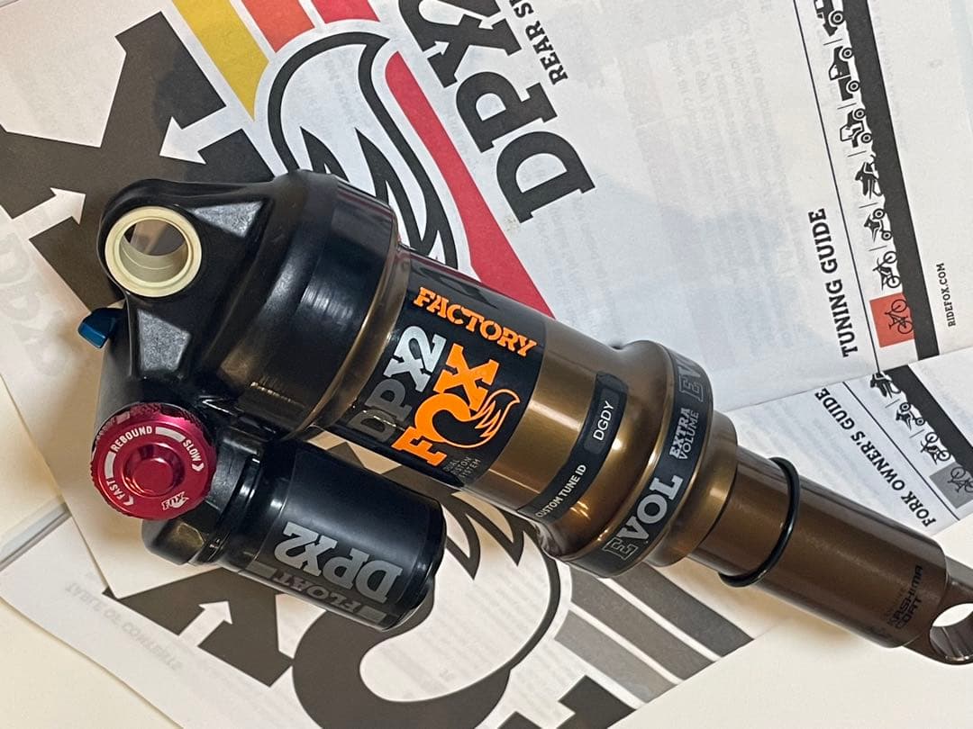 2018 FOX DPX2 リアサスペンション　195×50