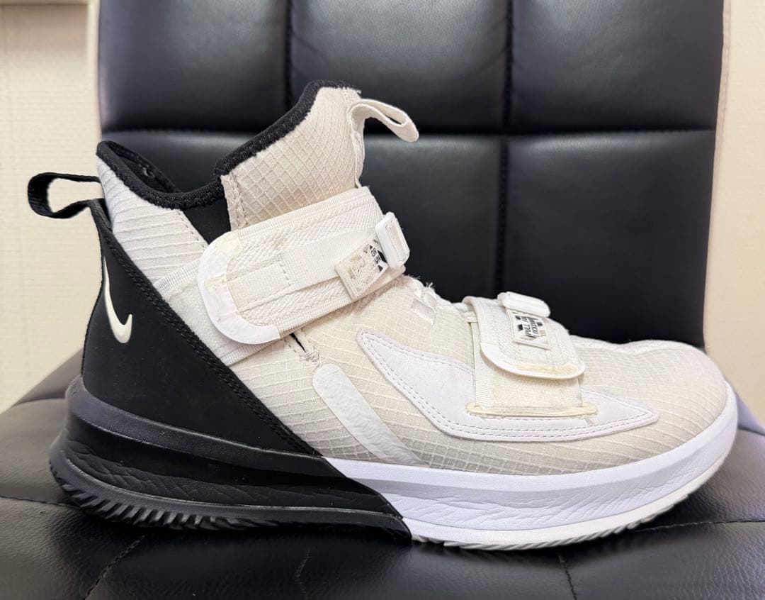 NIKE レブロンソルジャー13 エッセンシャル 白黒 27.0cm