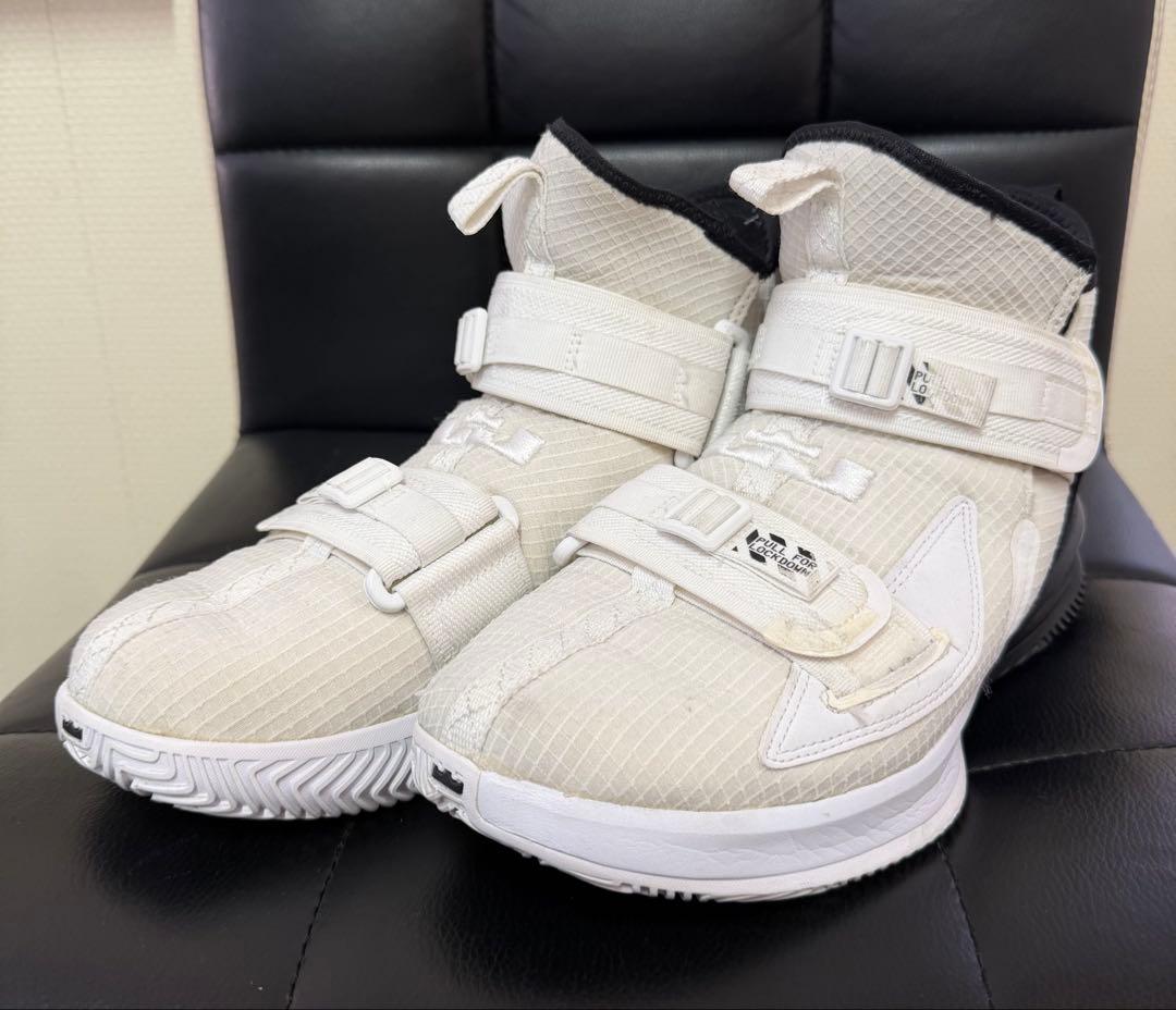 NIKE レブロンソルジャー13 エッセンシャル 白黒 27.0cm