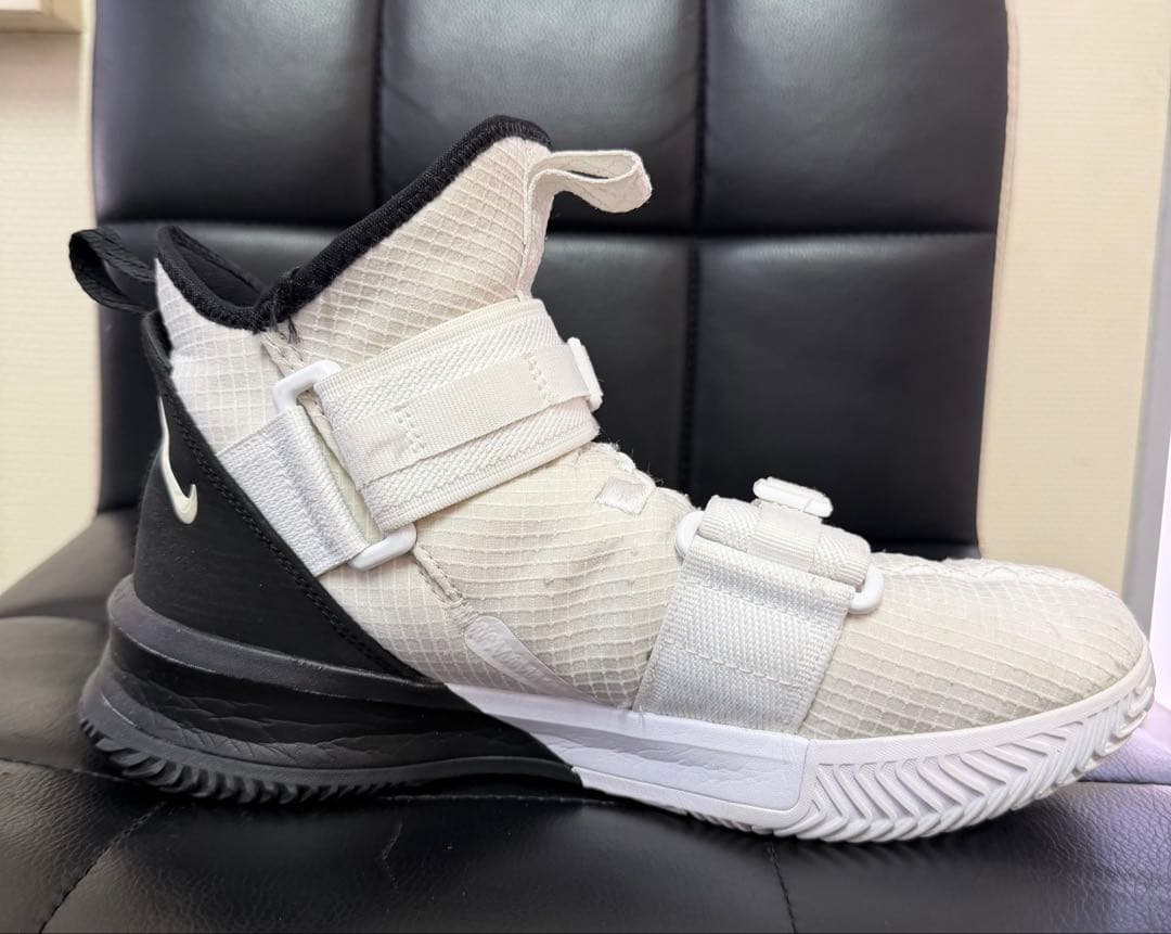 NIKE レブロンソルジャー13 エッセンシャル 白黒 27.0cm