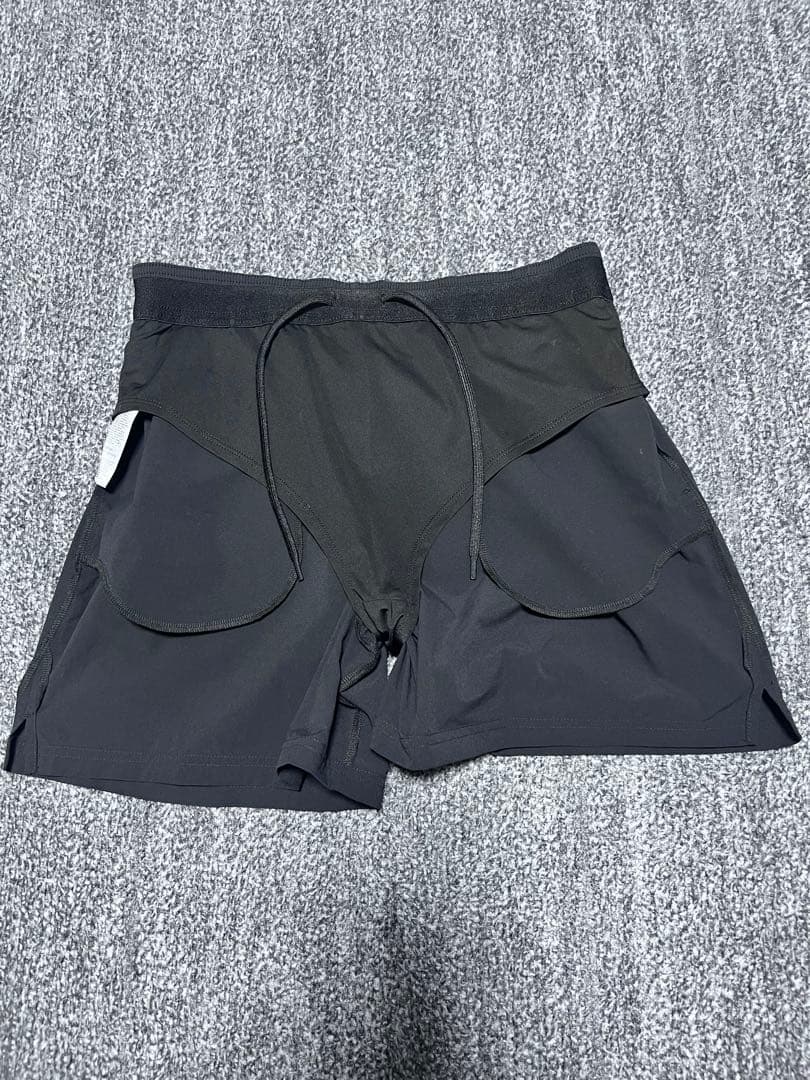 ON ランニングショーツ 黒　ウィメンズ