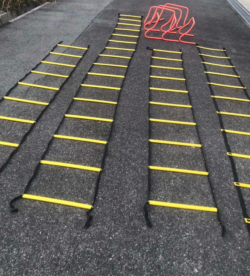 トレーニングラダーとハードルセット