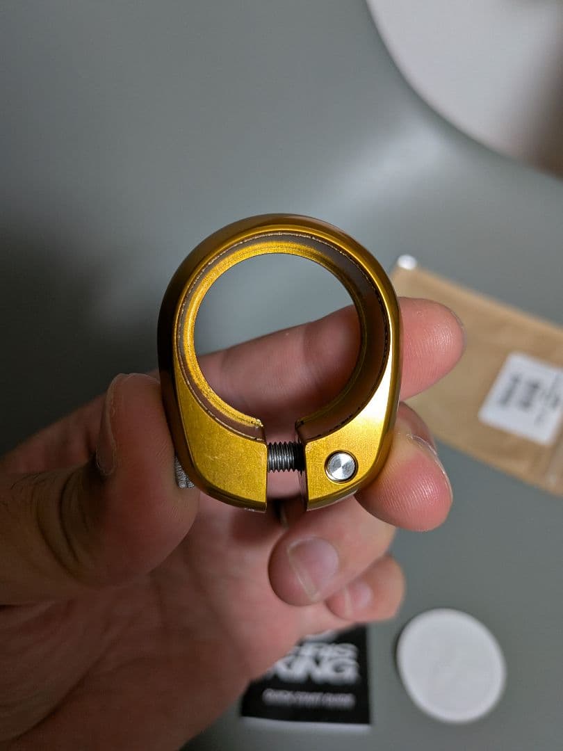 美品 Chris King シートポストクランプ 30.0 ゴールド