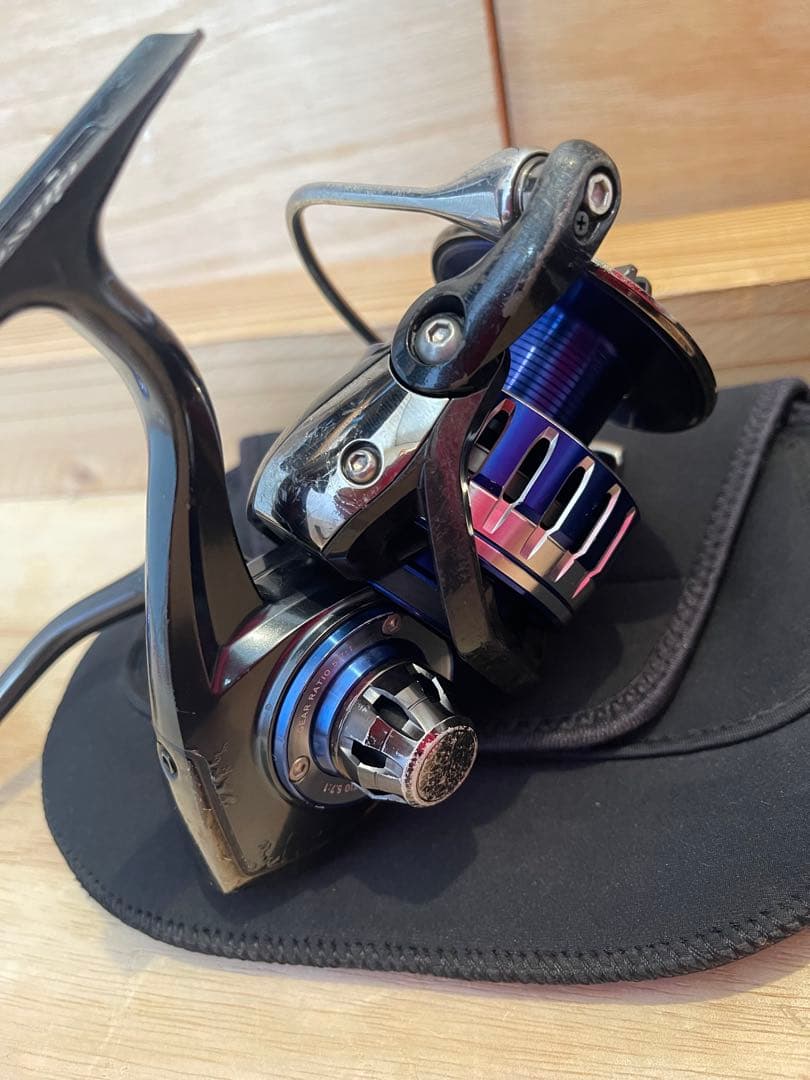 DAIWA SALTIGA 5000H スピニングリール