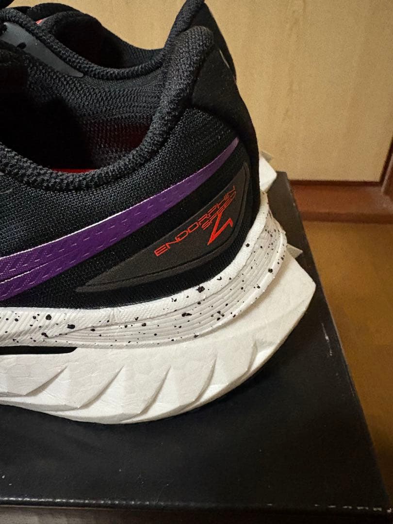 Saucony サッカニー エンドルフィンスピード４　25.5cm 2E