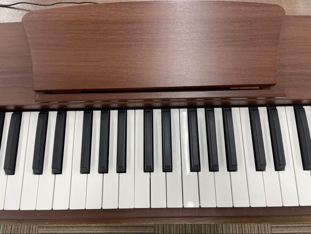 スタンド付き　電子ピアノ88鍵盤　給電タイプ　木目調ボディ　マホガニー