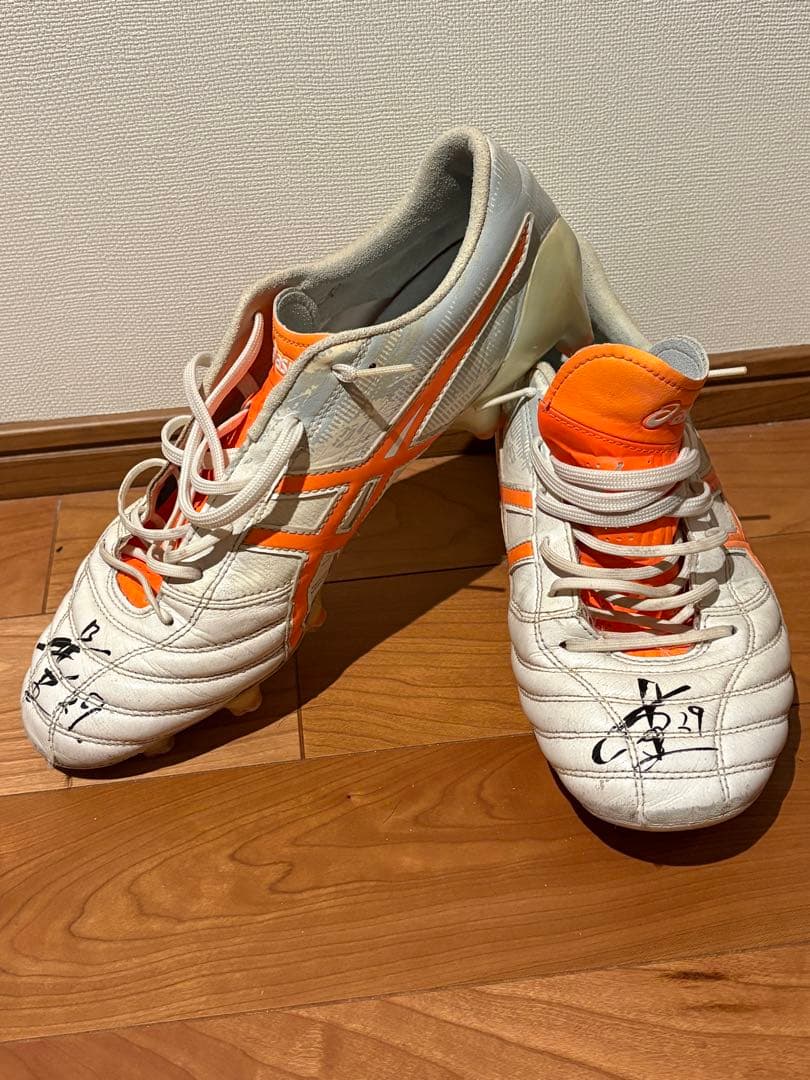 吉岡雅和選手　実使用品　ASICS サッカーシューズ サイン入り