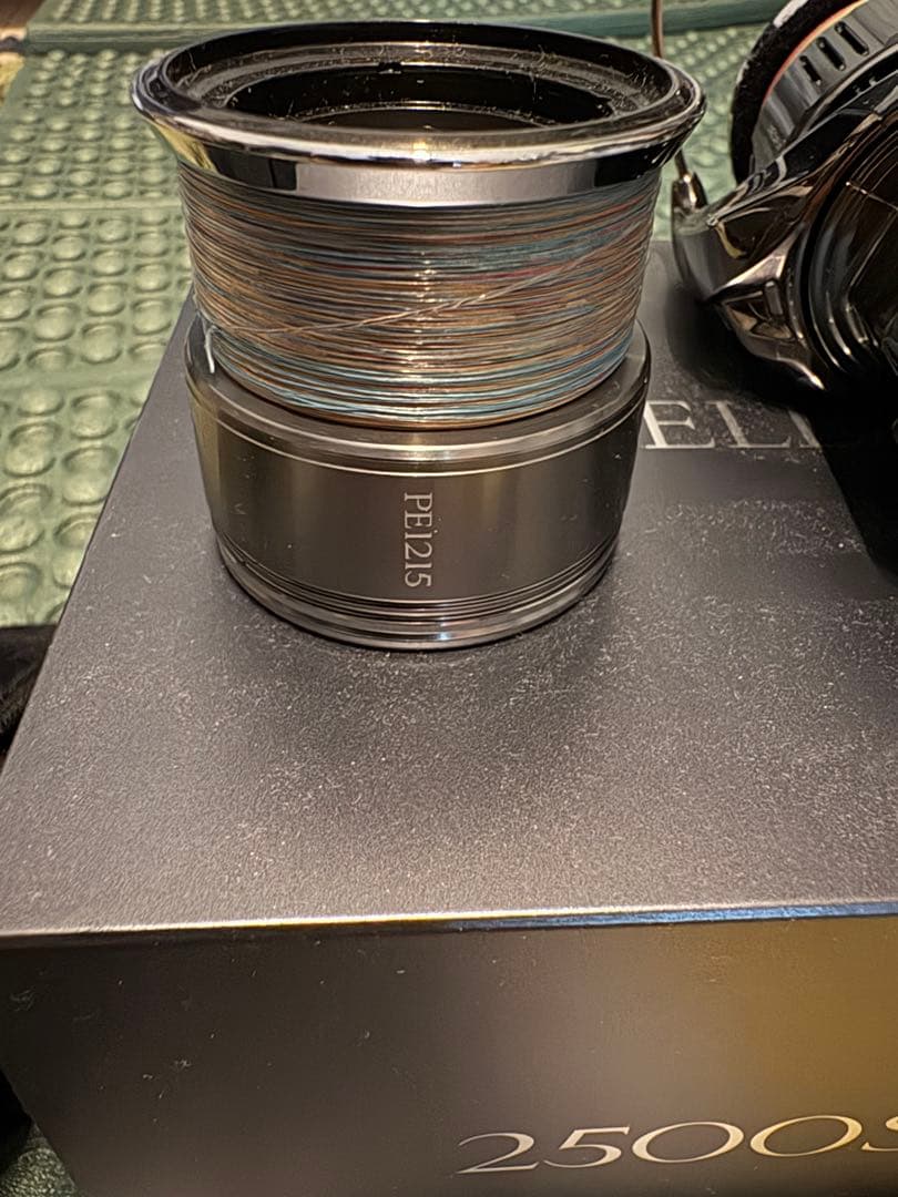 [美品]22ステラ　2500SHG 予備スプール2つ付き