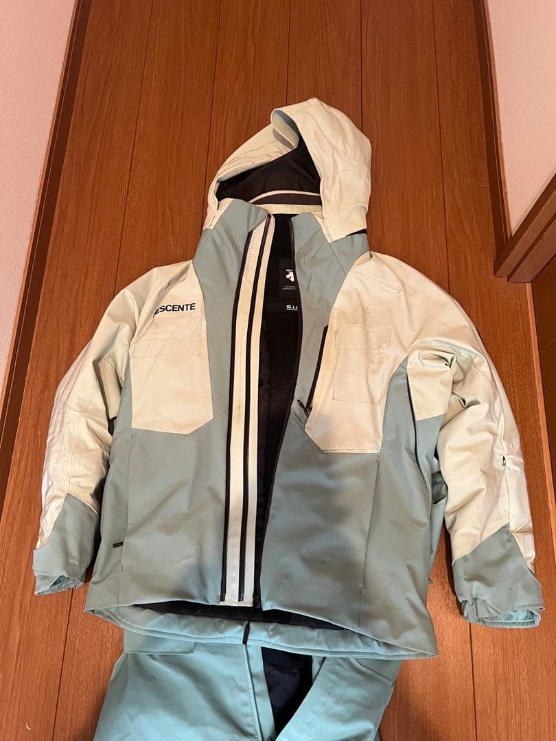 デサント S.I.O INSULATED JACKET Sサイズ　上下セット
