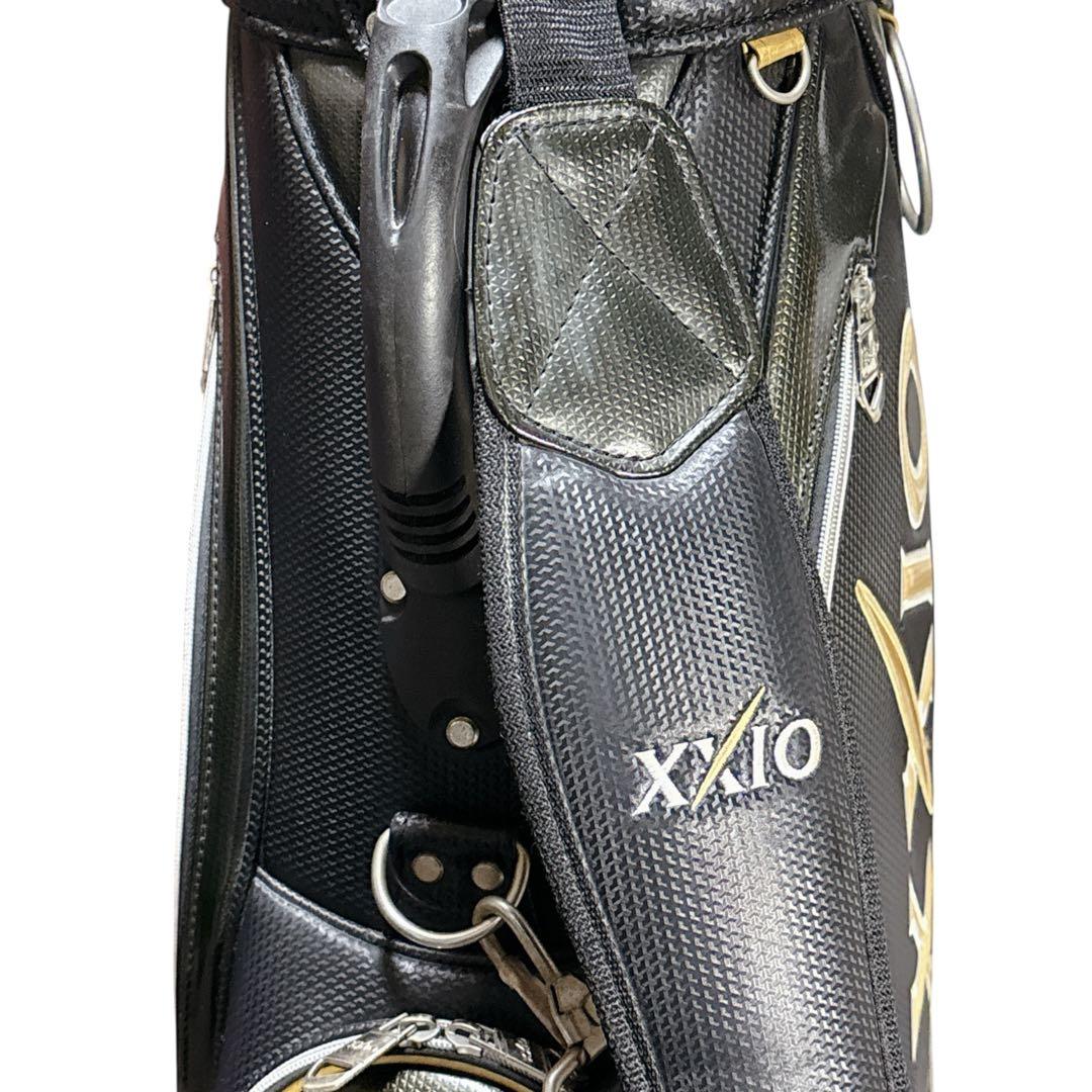 ゼクシオ XXIO キャディバッグ 黒金 カート式 軽量 高級感