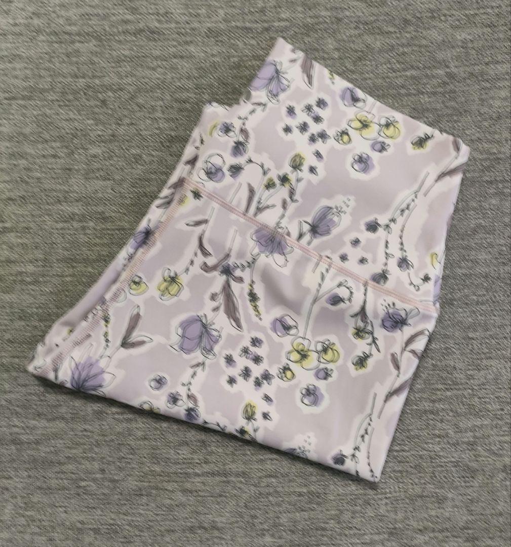 ㉚【美品】SUKALA スカーラ LAVA レギンス 花柄 M ライラック