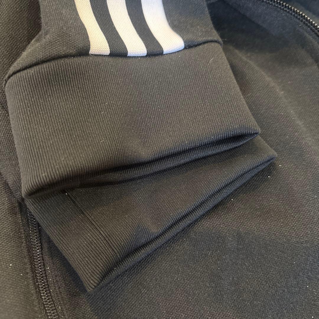 adidas トラックジャケット Mサイズ！ クラシック