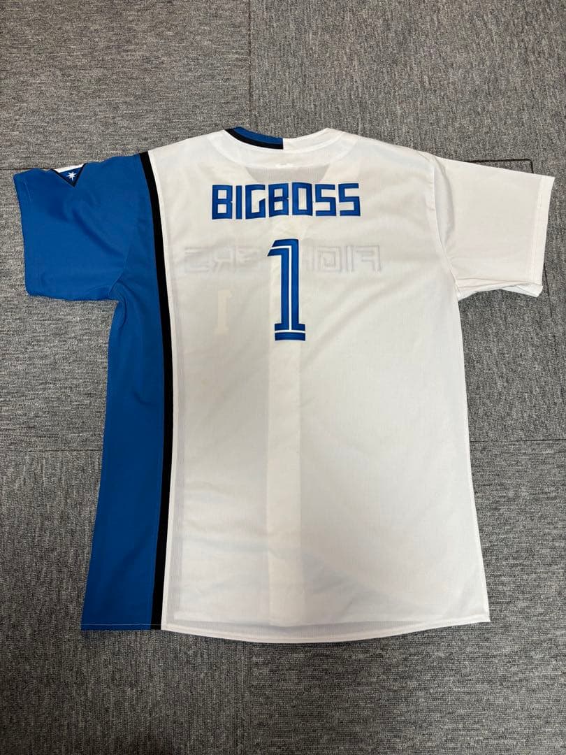 【最終値下げ】FIGHTERS BIGBOSS ユニフォーム 背番号1
