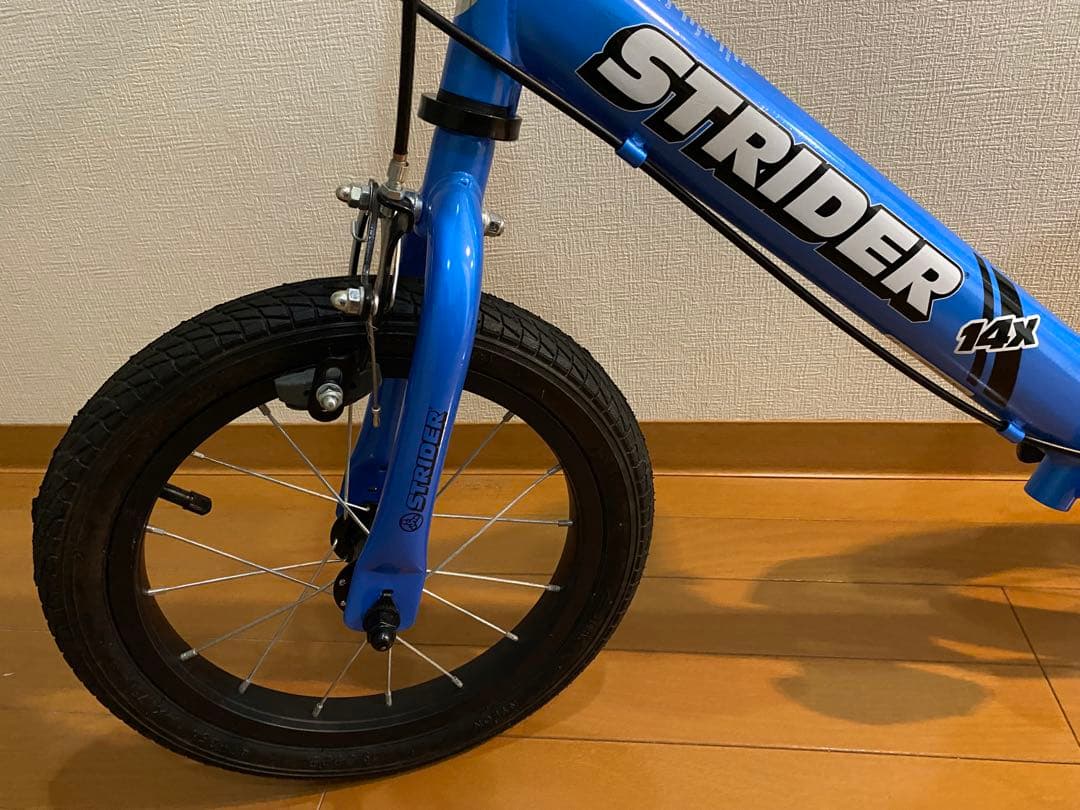 ストライダー14x 送料込み・匿名配送 【純正スタンド & おまけ付き】