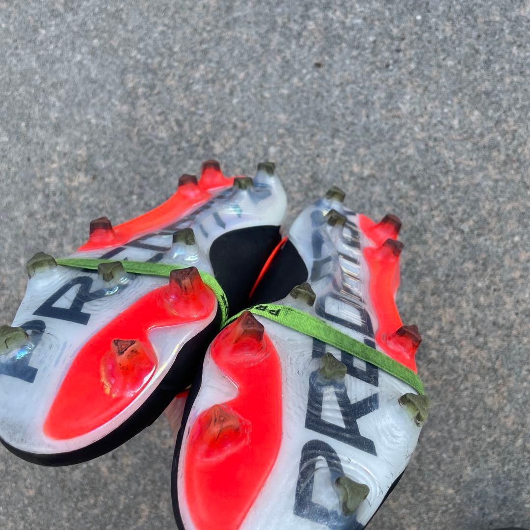 Adidas Predator FG サッカーシューズ　天然芝 プレデター