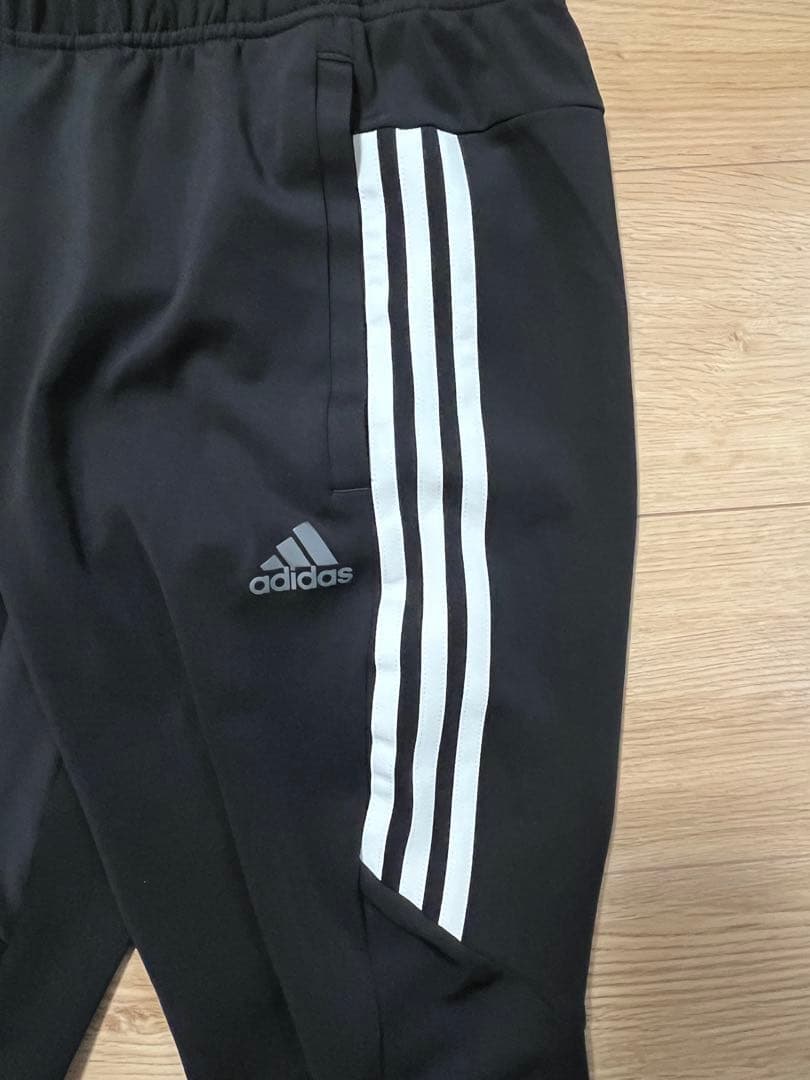adidas ランニングパンツ