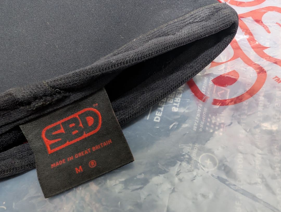 【新品未使用】SBD新型 エルボースリーブ M左右