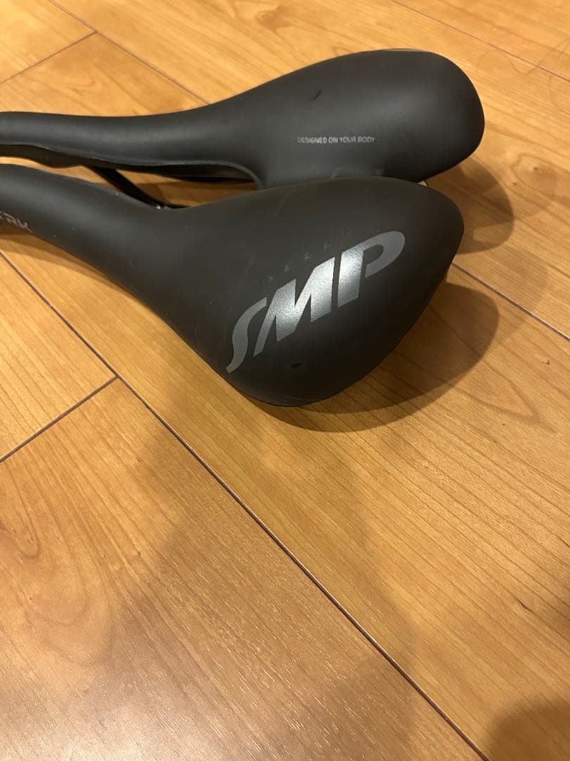 SELLE SMP TRK LARGE ブラックマット TRKLGE03-NE