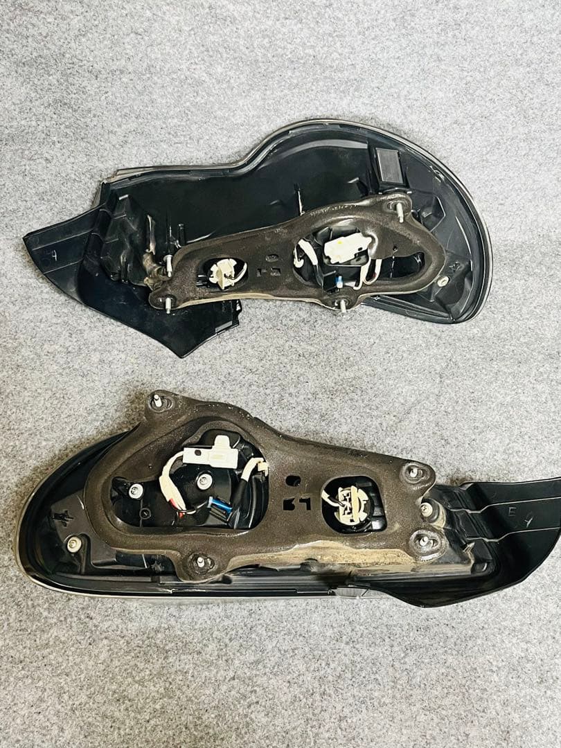 トヨタ86 ZN6 / BRZ ZC6 純正 テールランプ 左右