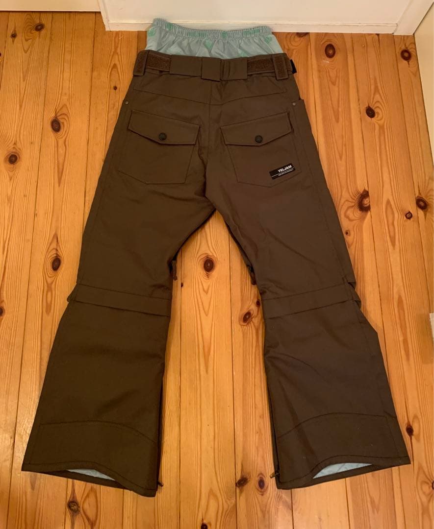 新品スノーボードウェア　パンツ　ブラウン
