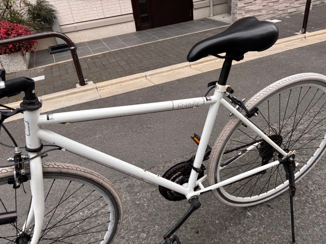 グランディール　ロードバイク 700Cホワイト