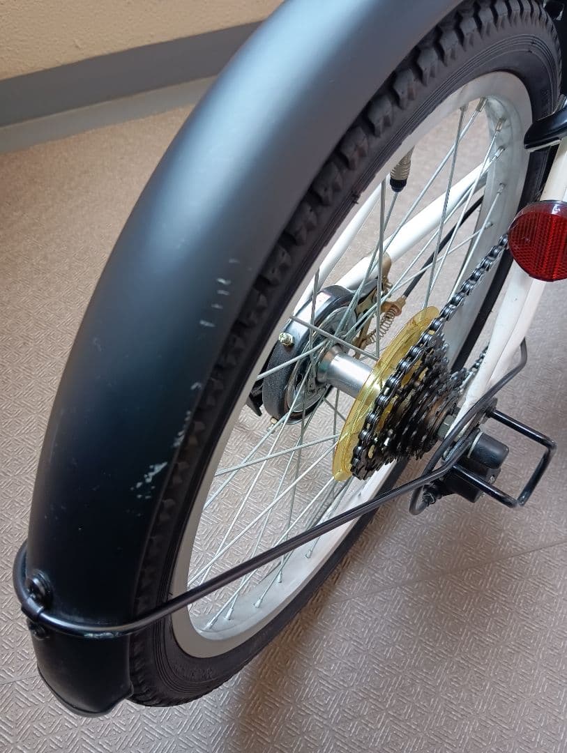 GEO CROSS206K 20㌅ 　折りたたみ自転車 ホワイト バスケット付き