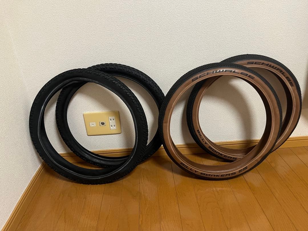 ミニベロ SCHWALBE BILLY BONKERS ＋ CST Tracer