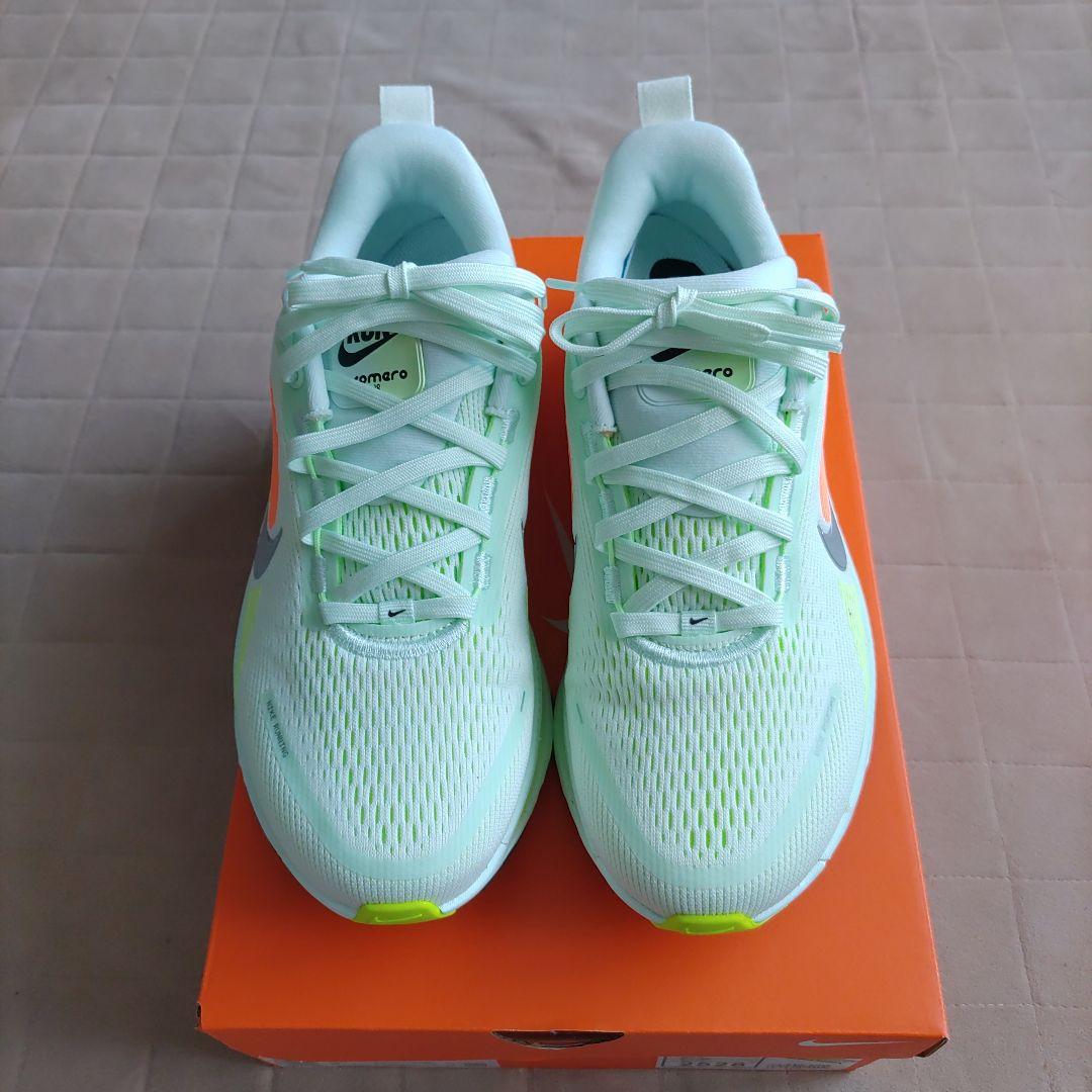 Nike VOMERO 18ランニングシューズ 25.5㎝