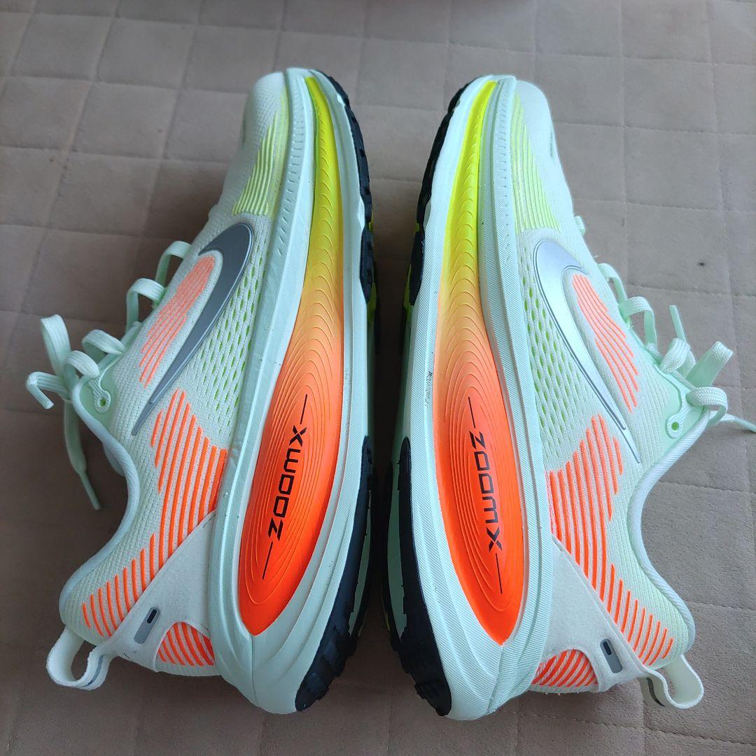 Nike VOMERO 18ランニングシューズ 25.5㎝