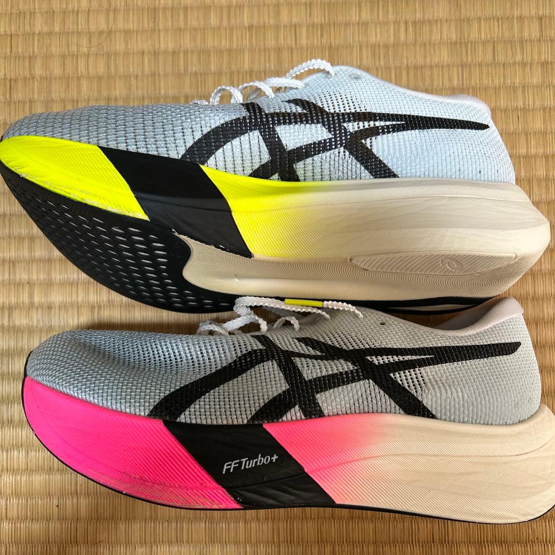 ASICS メタスピード エッジ パリ