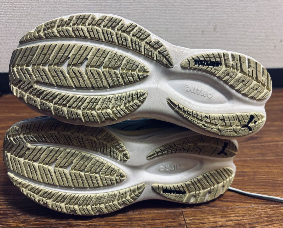 PUMAプーマ　ヴェロシティニトロ4 25センチ　レディース