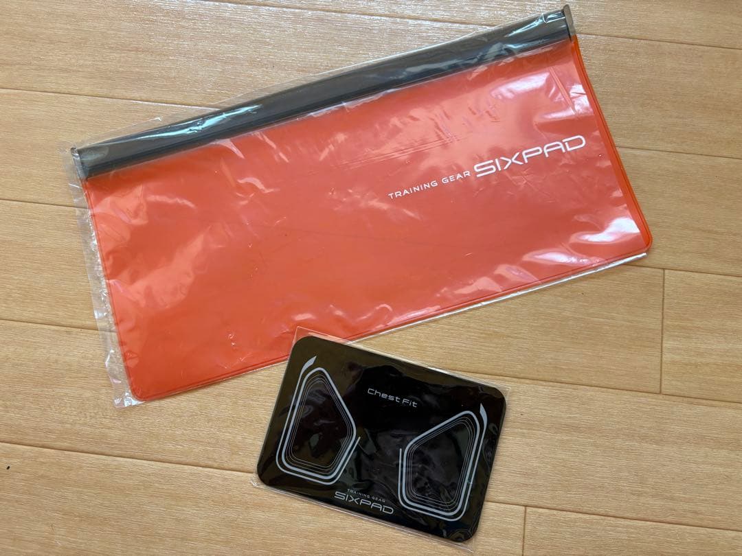 【正規品:美品】SIXPAD Chest Fit　チェストフィット　EMS胸部