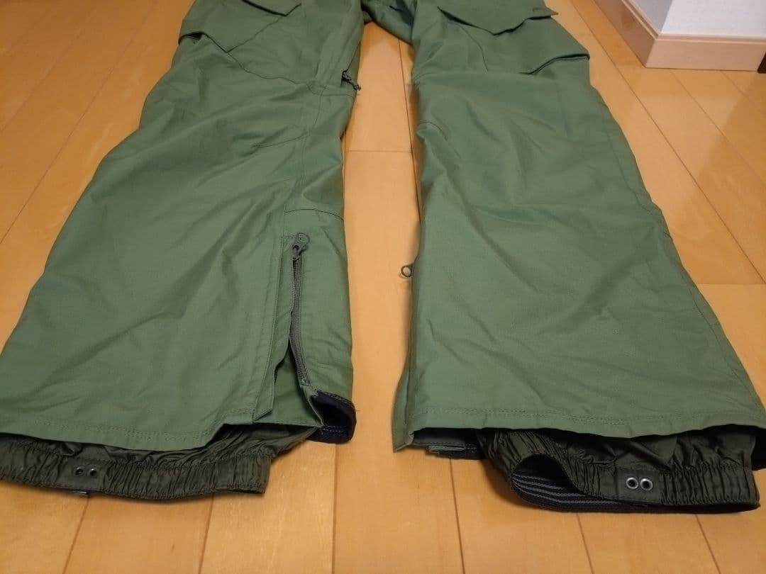 BURTON GORE-TEX Reserve Bib Pant ＋ ビーニー