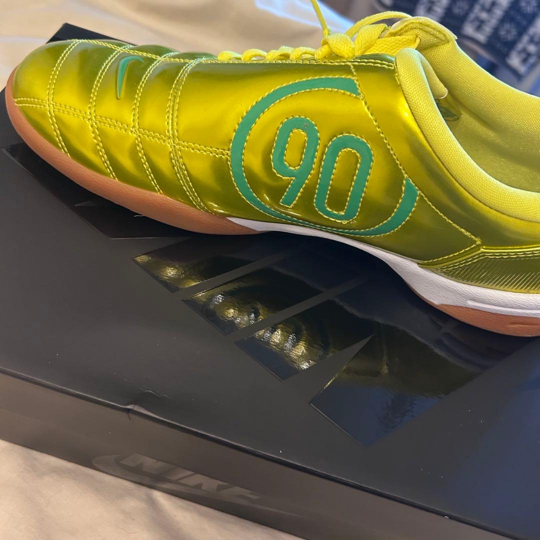 新品未使用 NIKE トータル 90 Dynamic Yellow total