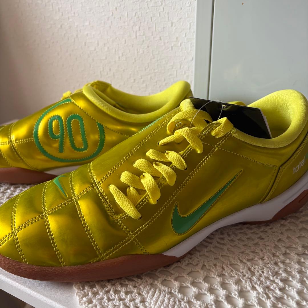 新品未使用 NIKE トータル 90 Dynamic Yellow total