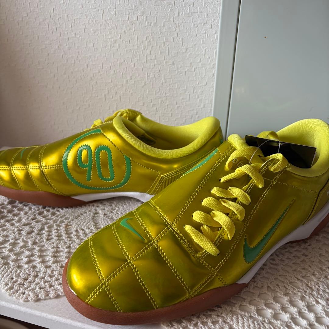 新品未使用 NIKE トータル 90 Dynamic Yellow total