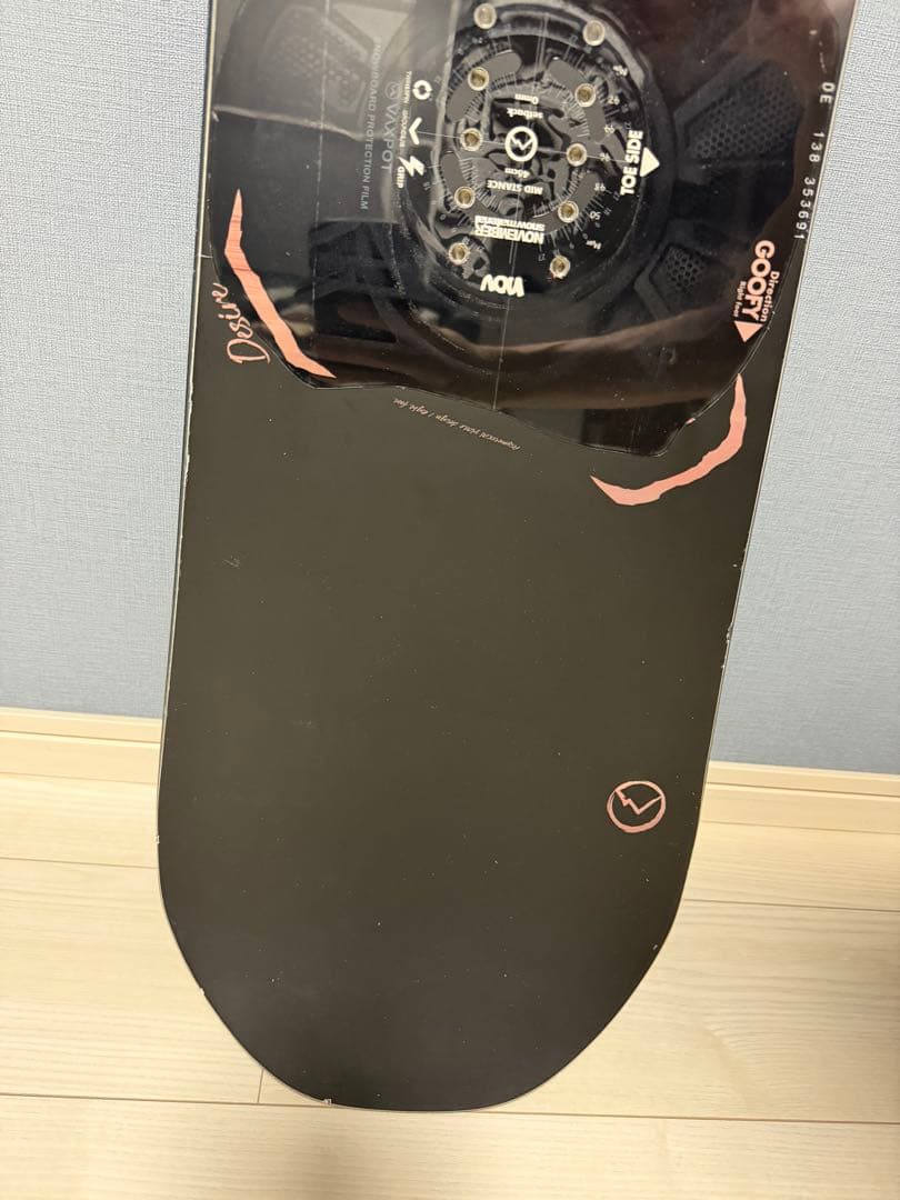 スノーボード 138cm デザイア　ノベンバー