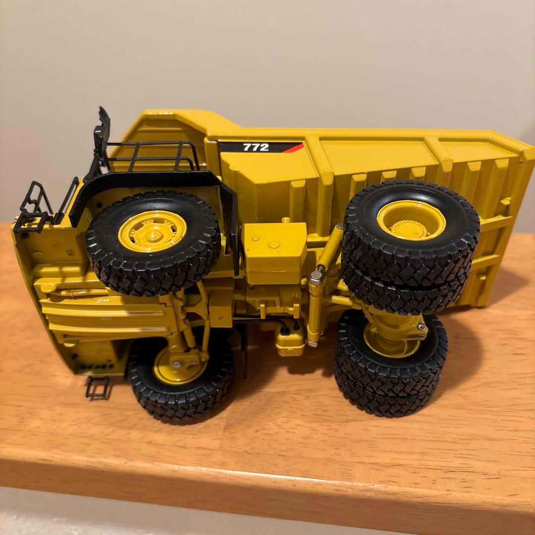 CATERPILLAR 772 ダンプトラック ミニチュア