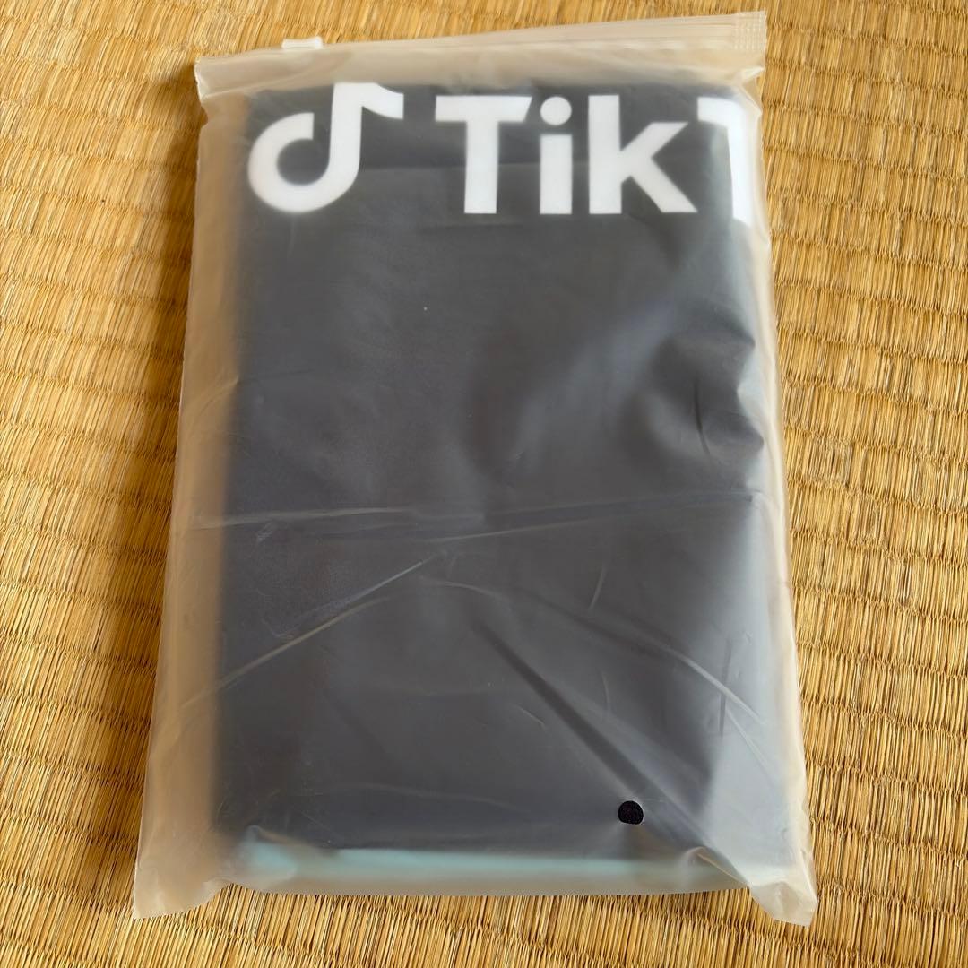 TikTok LIVE クッション３個　ブランケット　キーチェーン3個セット