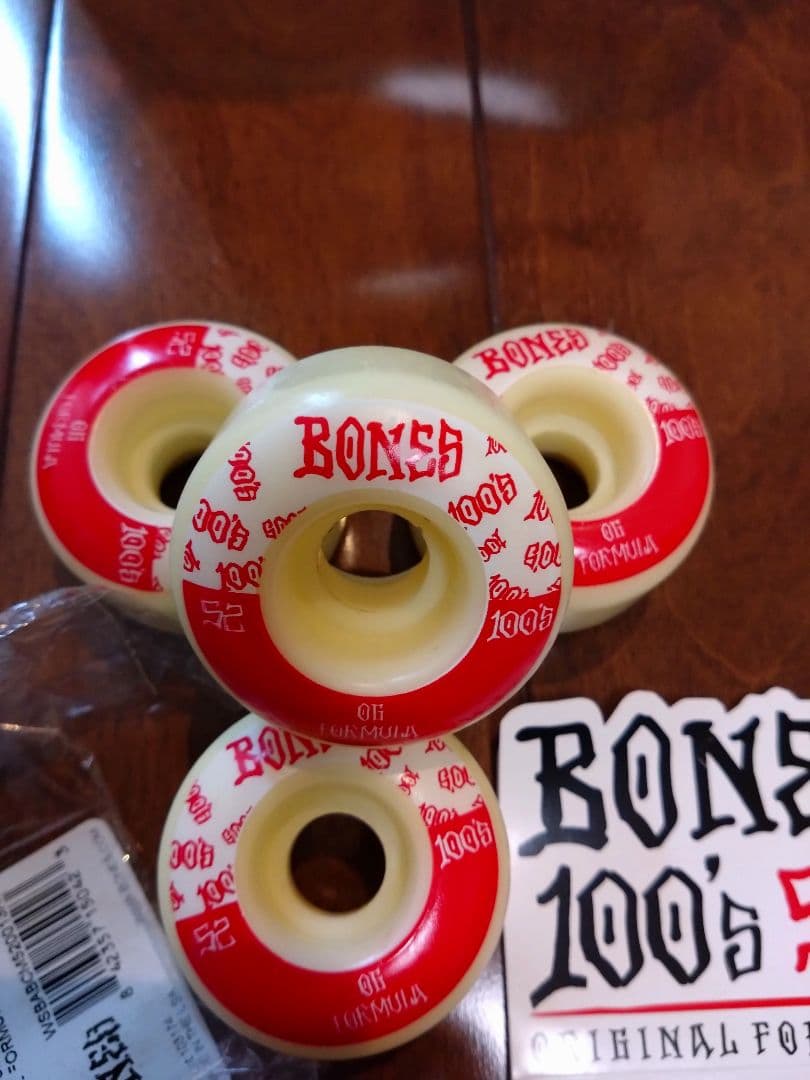 BONES 100's V4 WIDE 52mm ウィール