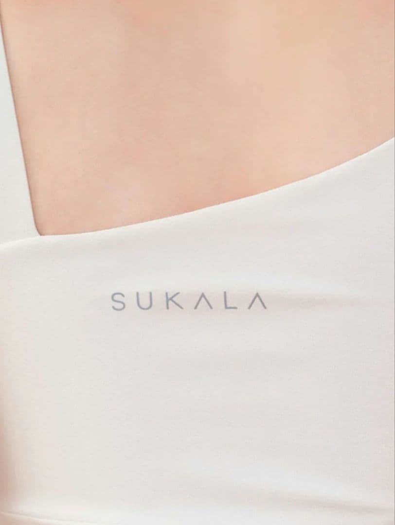 【SUKALA】美品☆シャインストレッチ☆アシンメトリーチュニック　Lサイズ