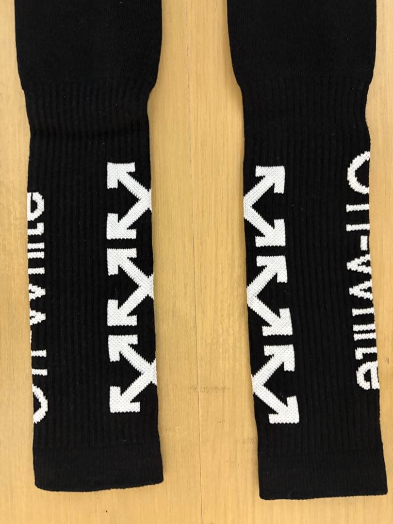 Off-White Arrow Mid Length Socks ブラック