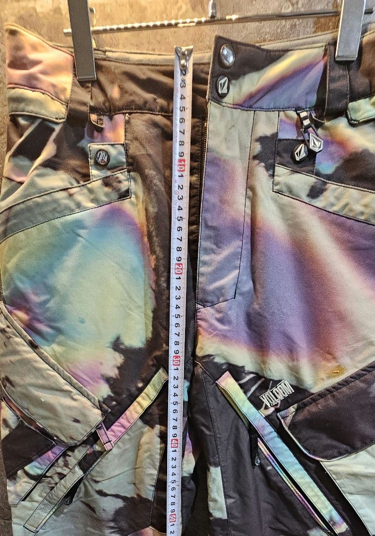 ✨上下セットアップ✨ VOLCOM　ボルコム　スノボウェア　虹色 総柄　L〜XL
