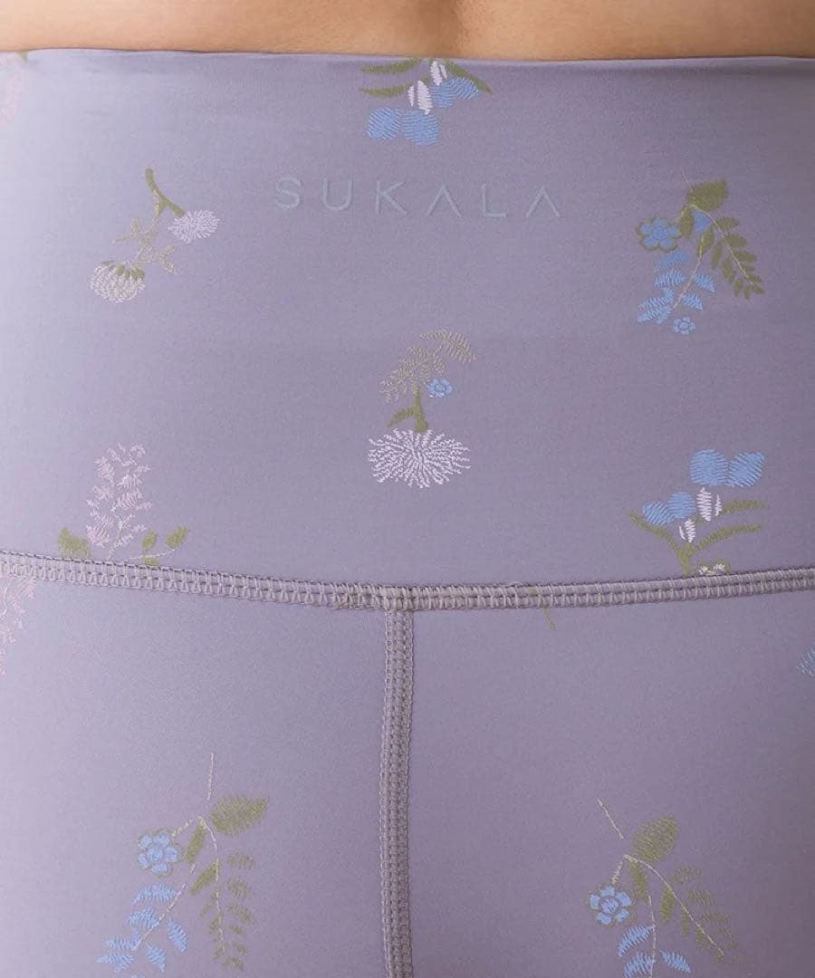 中古　LAVA ヨガ　レギンス