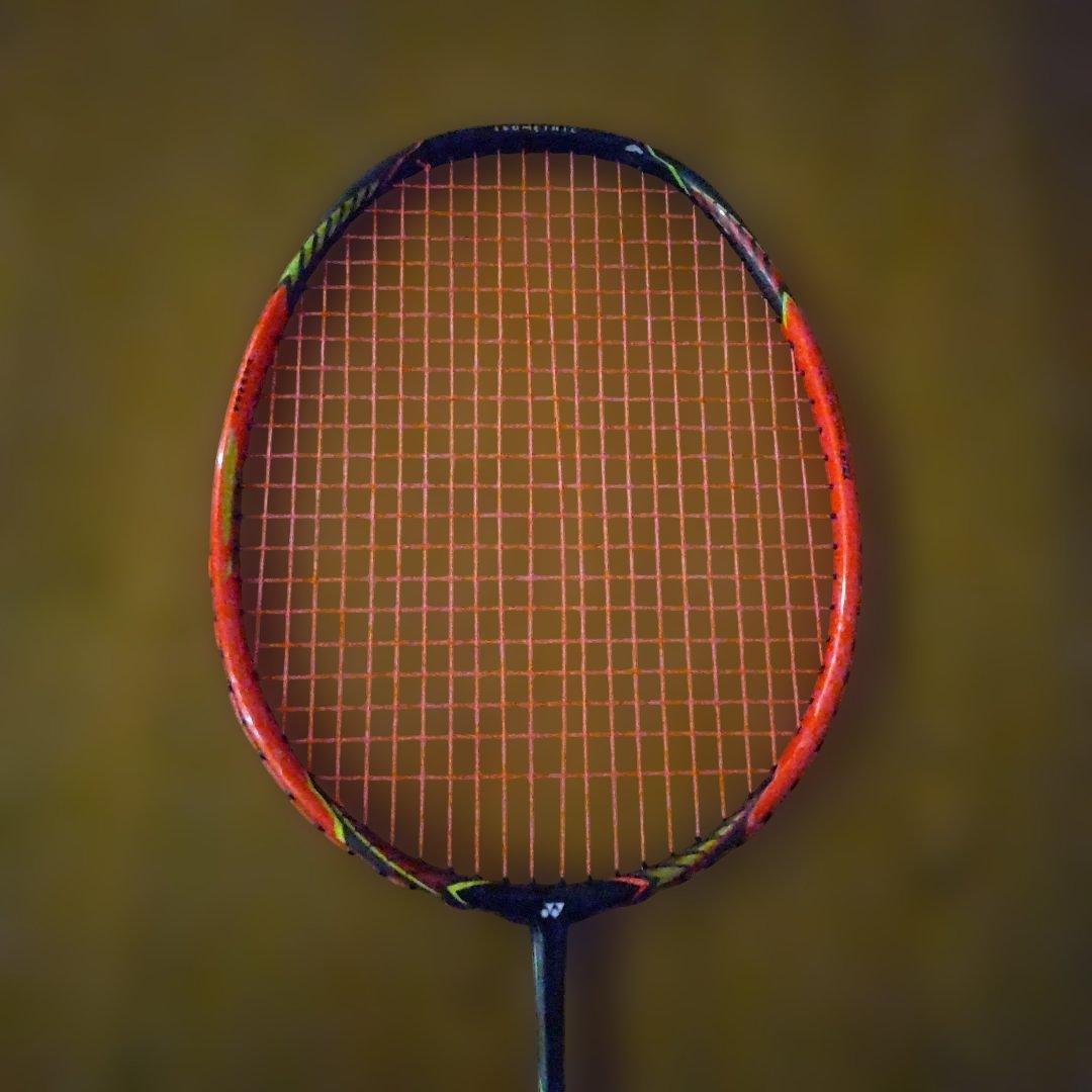 ヨネックス　ボルトリックZフォース2　(リンダンモデル）